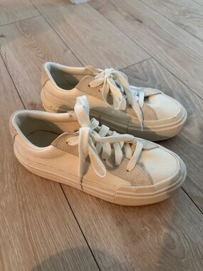 Converse Low Top Sneakers in Cream